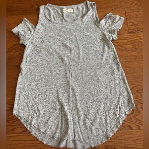 shoulder cut off top